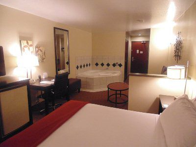 Express Portland Se - Clackamas Area By Ihg 3*